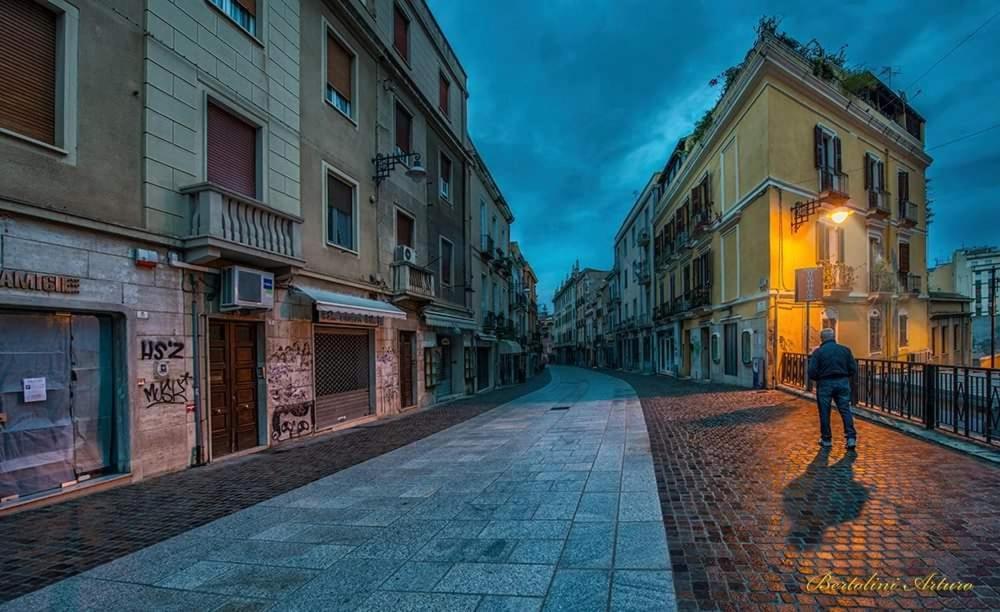 Dani'S House Apartment Cagliari Ngoại thất bức ảnh
